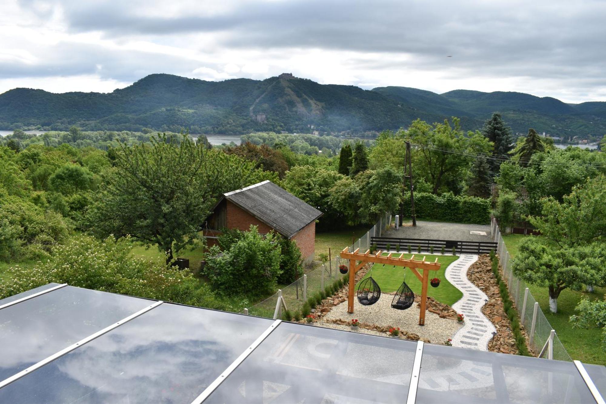 Woodpecker Villa Nagymaros Exterior photo